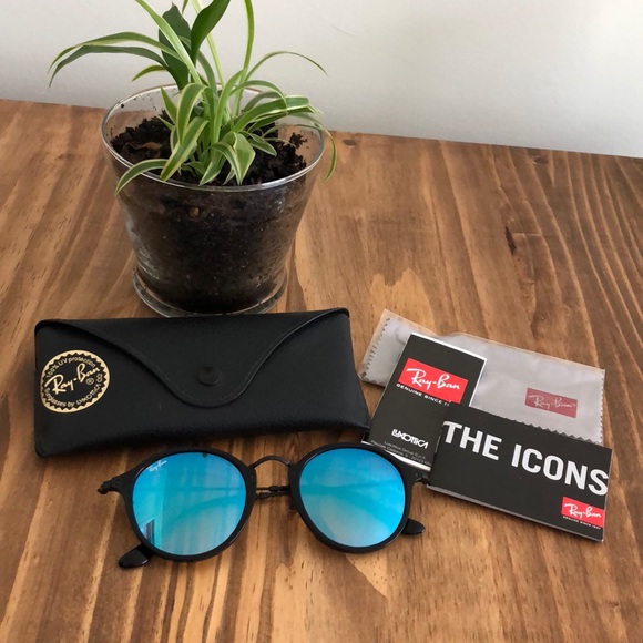 Ray-Ban Sunglasses - Picture 1 of 7